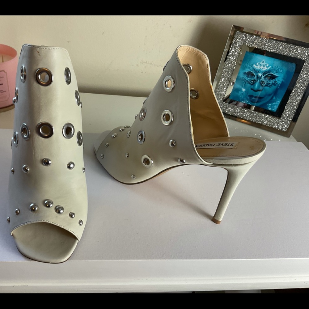 Steve Madan heels. BLACK FRIDAY DEALS CHECK OUT MY CLOSET - Picture 4 of 10